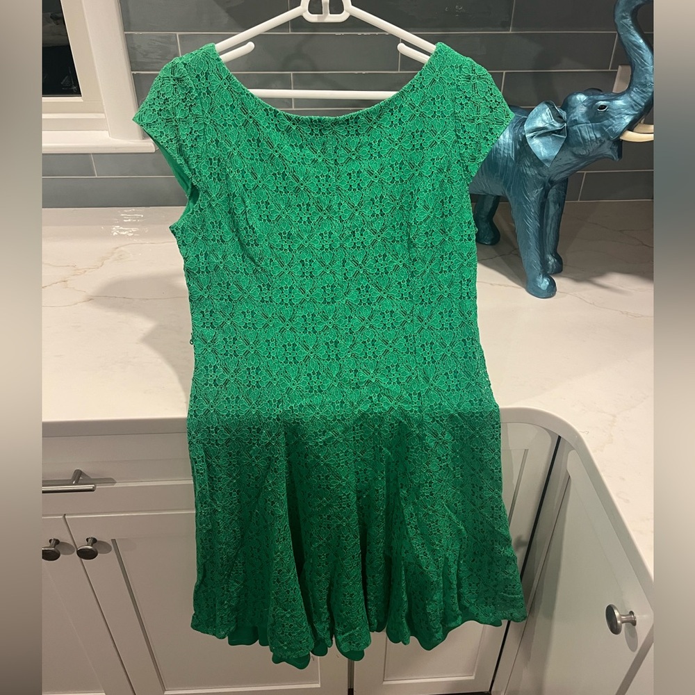 London Times Green Dress (Must Add to a Bundle Amounting to a Minimum of $20)
